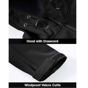 Veste Softshell Unisexe de Conception Personnalisée OEM Manteau Unique Imperméable Anti-Salissure Printemps Automne Décontracté Style Chaud à Capuche Hommes - Product Image 5