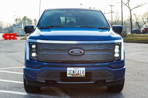 F.150 Lightning Lariat 2022 con Motor Dual y Tracción en las Cuatro Ruedas - Product Image 2