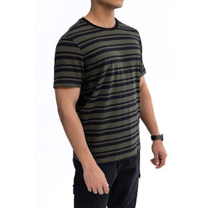 Venta al por mayor de dos tonos de rayas horizontales Camiseta de cuello redondeado de gran tamaño para hombre Tops - Product Image 2