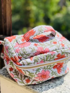 กล่องใส่เครื่องสำอางผ้าฝ้ายลายควิลท์แบบวินเทจ ทำมือ เป็นมิตรกับสิ่งแวดล้อม มีซิปปิด ทนทาน กันน้ำ พกพาสะดวก - Product Image 4