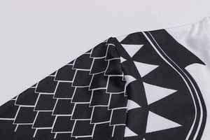T-shirt de compression unisexe à manches courtes, dernier design, imprimé tribal noir et blanc, protection UPF50+, séchage rapide, écologique - Product Image 2