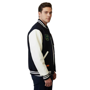 Chaqueta Universitaria Unisex Premium con Forro Acolchado Cálido y Resistente para Clima Frío, Uso en Equipos, Bordado Personalizado para Equipos Escolares - Product Image 5
