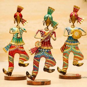 Figuras de Metal Multicolor Hombre Bailando Juego de 3 Hechas de Hierro - Product Image 1