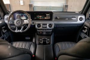 รถเมอร์เซเดส-เบนซ์ จี-คลาส AMG G 63 4MATIC ปี 2024 สภาพดี พวงมาลัยซ้าย มาตรฐานยูโร 3 วิ่ง 50,001-75,000 ไมล์ 200-250 แรงม้า - Product Image 3