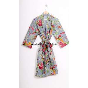 Robe kimono courte matelassée en coton biologique 100% vintage pour femmes, faite à la main, motif indien pour les festivals d'automne/hiver - Product Image 6