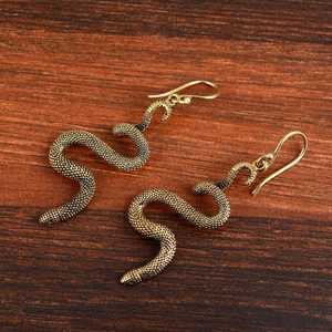 Pendientes de Serpiente de Moda 2024, Joyería Gótica de Latón para Mujer, Acabado Antiguo, Estilo Animal Serpentina, Pendientes Colgantes, Venta al por Mayor/OEM/ODM - Product Image 4