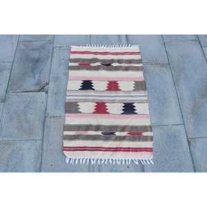 Alfombra Turca Vintage, Alfombra Pequeña de 1.8x2.9 pies, Alfombra de Lana con Diseño de Parches Rojos y Azules - Product Image 1