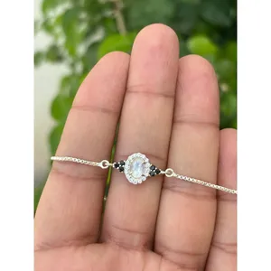 สร้อยข้อมือเงินแท้ 925 ประดับมูนสโตนสีรุ้ง พร้อมจี้ประดับทองและวัสดุโลหะผสมมุก เป็นของขวัญ - Product Image 3