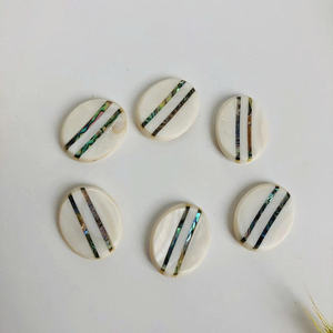 Repose-baguettes en nacre Accessoire de table poli fait à la main pour les restaurants du fournisseur vietnamien - Product Image 1