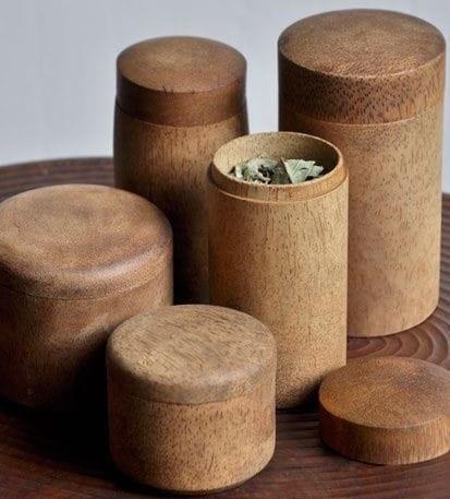 สีน้ำตาล