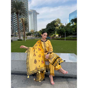 ชุดเสื้อคลุมปักลายคารันดีพร้อมกางเกงสำหรับผู้หญิง-BIC-0124 - Product Image 4