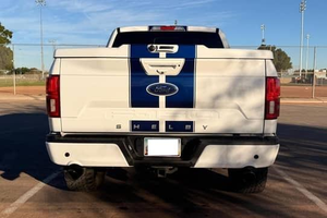 FO-RD SHE-LBY F-150 SUPERCREW 4X4 2018 d'occasion, propre, 755 ch, V8 suralimenté, prêt à être livré - Product Image 4