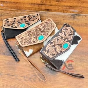 กระเป๋าคลัทช์ลายดอกไม้หนังวัวแท้แท้ทำมือสำหรับผู้หญิงกระเป๋าสตางค์เครื่องมือสไตล์ตะวันตกที่มีดีไซน์แกะสลักหินเทอร์ควอยซ์ - Product Image 1