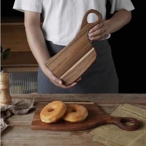 Ensemble unique de 2 planches à découper et à servir en bois de qualité supérieure pour les chefs à domicile et la cuisine, fabriquées à la main en Inde - Product Image 3