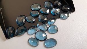 Londres bleu topaze Cabochons naturel à facettes forme libre Londres bleu topaze dos plat Cabochons 5 pièces topaze pour l'utilisation de bijoux - Product Image 6