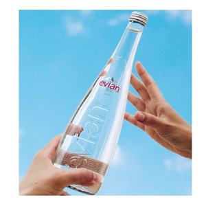 Eau Evian en vente : eau de source naturelle fraîche et rafraîchissante, riche en minéraux pour reconstituer l'hydratation et revitaliser votre corps entièrement. - Product Image 5