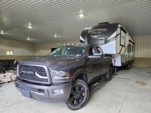 PROVEEDOR DE RAM 3500 USADA DEL AÑO 2018, CON REMOLQUE ULTRA LIGERO Rock Wood de 5ª Generación - Product Image 2