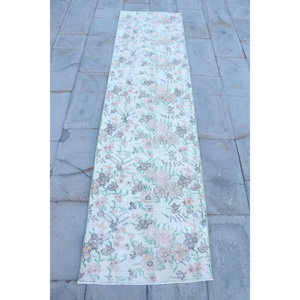 Tapis turc vintage, tapis de 2,2 x 8,5 pieds, tapis vert à motifs floraux - Product Image 1
