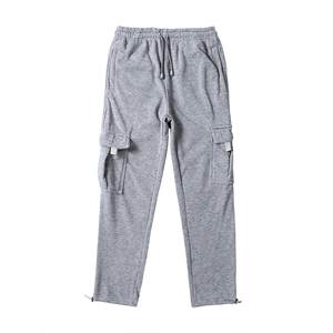 Pantalones Deportivos Casuales para Hombre, Estilo Urbano, Pierna Recta, con Bolsillos Tipo Cargo, Forro Polar, Logotipo Personalizado Bordado, Ecológicos, 100% - Product Image 3