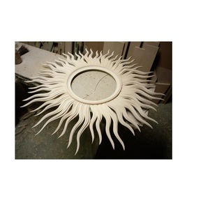 Cadres de miroir en bois richement sculptés pour maisons de campagne offrant une élégance charmante et une qualité de finition à la main de qualité supérieure - Product Image 1