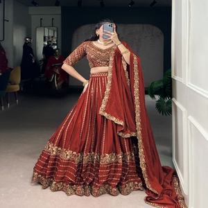 Ropa de Boda, Lehenga Choli con Lentejuelas y Bordado de Hilo, Compra en Línea en India, Proveedor Mundial - Product Image 1