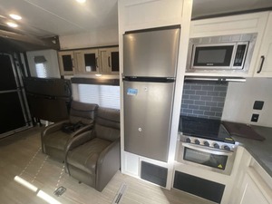 Forest River Puma Xle 27QBC 2022 USADO EN BUEN ESTADO DISPONIBLE PARA LA VENTA - Product Image 5