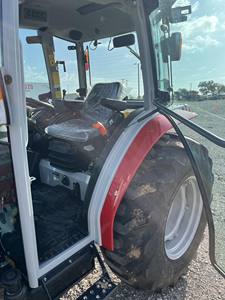 Tractor Massey Ferguson MF40, Tractor Agrícola Diésel Confiable para Labranza, Transporte y Trabajos de Plantación - Product Image 3