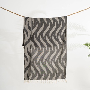 Serviette de plage turque Ripple, couleur charbon, 33x66 pouces - Product Image 1
