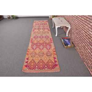 Alfombra Turca, Alfombra Vintage de 2.5x11.5 pies, Alfombra de Lana a Cuadros Rojos - Product Image 1