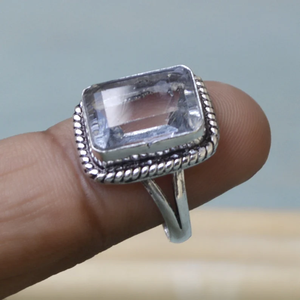 แหวนพลอยโทแพซสีขาว925เงินสเตอร์ลิงแยกเป็นชิ้นของขวัญช่างอัญมณีธรรมชาติที่สง่างามเพื่อความชัดเจน - Product Image 4