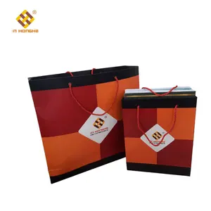 Túi Bán lẻ tiện lợi tập trung vào khách hàng với tay cầm thoải mái và thiết kế tiện dụng được sản xuất tại Việt Nam
