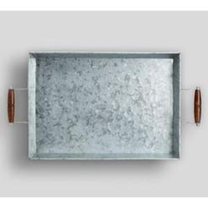 Elegante y duradera bandeja de servicio de metal galvanizado con asas ideal para uso funcional en espacios de cocina de granja modernos - Product Image 1