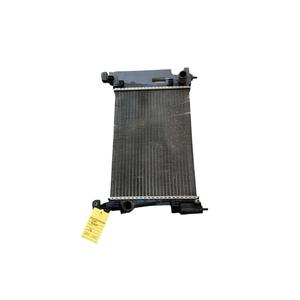 RADIATEUR À EAU FIAT Punto Sedan 3P 2ème Série (99>03) 55700447 Essence - Product Image 1