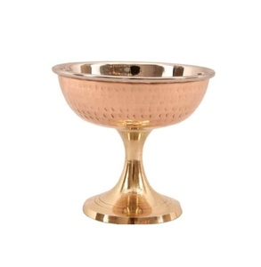 Hermosa taza de helado de latón Vintage para postres de lujo, celebraciones caseras y arreglos de mesa antiguos - Product Image 6