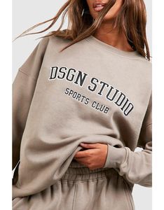 Conjunto de Sudadera con Capucha y Pantalones Deportivos Lisos con Logotipo Bordado Personalizado, Estampado en Relieve 3D, Dos Piezas para Mujer - Product Image 2