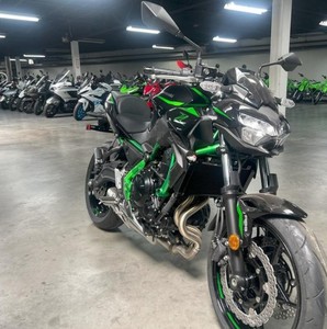 Motocicletas deportivas Z650 ABS 2025 de venta rápida, en oferta y listas para exportar - Product Image 3