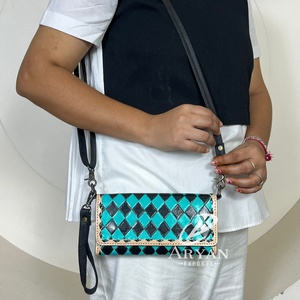 2025กระเป๋าคลัทช์สะพายข้างใบเล็กหนังลายตารางหมากรุกกระเป๋าถือดีไซน์ทันสมัยทนทานใช้ได้ทุกวัน - Product Image 1