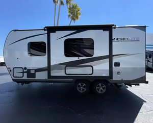 Autocaravana Usada 2023 F-o-r-e--s-t R-i-v-e-r Flagstaff Micro Lite 21FBRS, Remolque de Viaje, Casa Rodante - Product Image 2