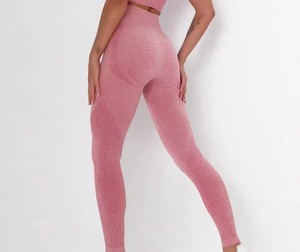 2025 Top Selling Women's Yoga <b>Leggings</b> V Shape Mid Waist Seamless <b>Knitted</b> Fabric Customizable Vintage Style Knee-Length Gym - Product Image 3