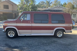 Vehículo Usado a Precio Accesible - Volante a la Izquierda |   Volante a la derecha |   1990 FORD E-150 Econoline, Qualicoup, Conversiones, Furgonetas - Product Image 6