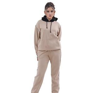 Ensemble de vêtements de sport 2 pièces de haute qualité survêtement de sport à col rond pour femmes vêtements de sport décontractés et vêtements de sport pour femmes - Product Image 1