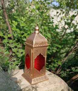 โคมไฟโลหะตกแต่งทำมือสไตล์โมร็อกโก กระจกสี วินเทจ สีทอง ที่แขวนเทียน ทนความร้อน สำหรับรอมฎอน ตกแต่งบ้าน - Product Image 4