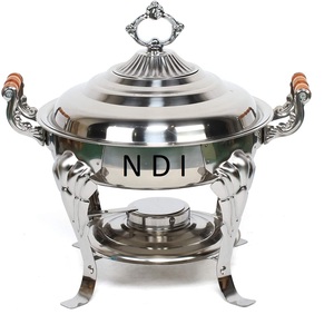 Acabado chapado en oro Diseño en relieve Plato de frotamiento de lujo Hotel Banquete Catering Equipo de servicio Plato de frotamiento de acero inoxidable - Product Image 2