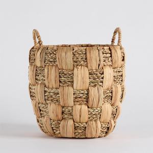 Panier de rangement artisanal tendance en jacinthe d'eau, idéal pour un cadeau de pendaison de crémaillère - Product Image 2