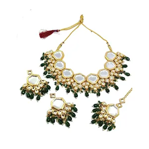 Ensemble de collier en perles vertes à double couche Meenakari Kundan pour les mariages - Product Image 5