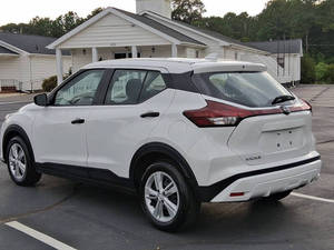 Nissan Kicks S 2024 Usado en Excelentes Condiciones - Product Image 3