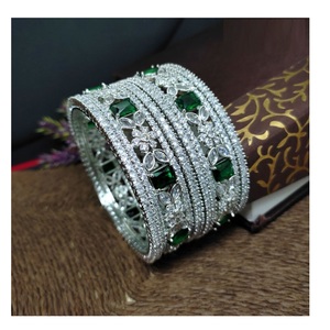 Offre Spéciale à la mode élégant Design AD Bracelets pour les femmes Premium Shine Party Wear Prix de gros - Product Image 2