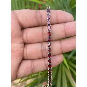 สร้อยข้อมือเงินแท้ 925 ประดับโกเมนทรงรี ดีไซน์ทันสมัย - Product Image 1
