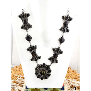 Collier en turquoise et argent sterling de style sud-ouest, en forme de fleur, style Black Jack - Product Image 1