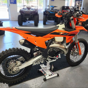 Precio de Descuento KTMs 300XC ÚLTIMO MODELO 2025, Motor de Trabajo Manual, Ligero y de Alta Eficiencia para Acabado de Concreto, Disponible para - Product Image 1